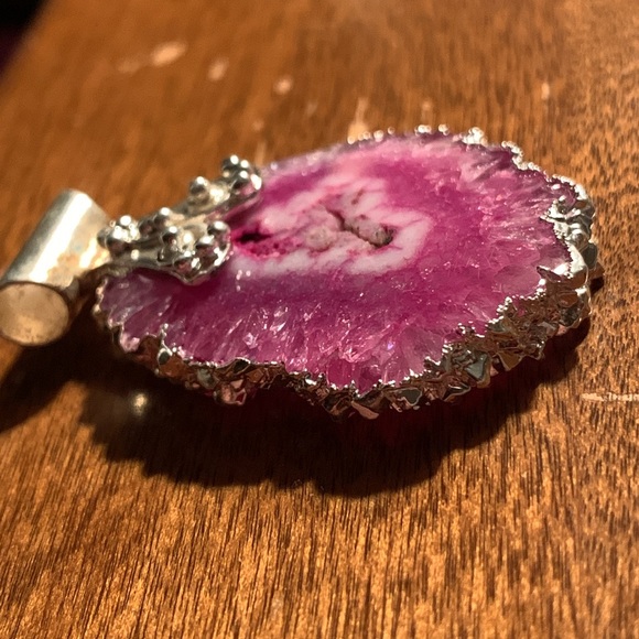 Pink crystal Druzy pendant - Picture 3 of 9
